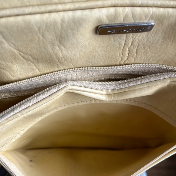 Vintage Pastel Yellow Samsonite Travel Bag - Picture 4 of 10